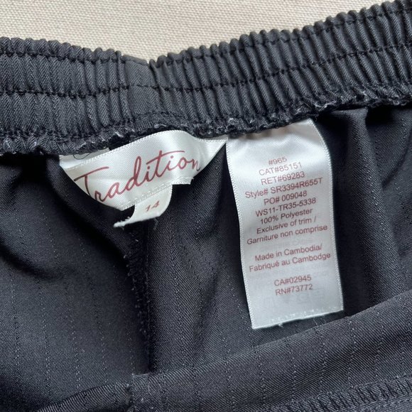 Minimal High Rise Shorts | 1990s Vintage Black Shorts - Picture 3 of 4